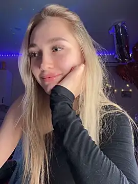 Good  Girl  online show from December 15, 2025, 6:23 pm