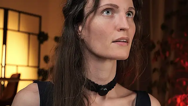 yulladao online show from November 1, 2025, 6:32 pm