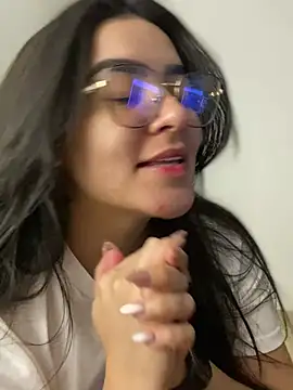 Lia flowers online show from January 21, 2025, 6:55 pm