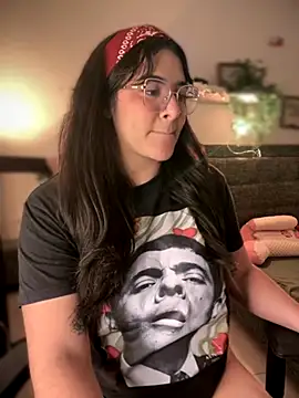 Lia flowers online show from September 23, 2025, 12:13 am