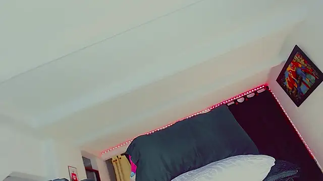 candy kendall online show from December 20, 2025, 4:41 am