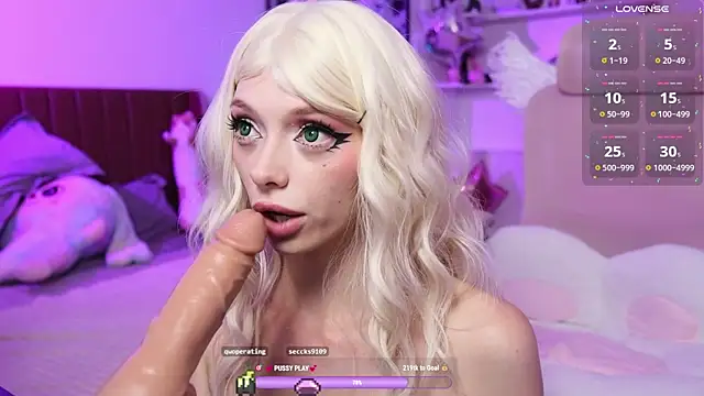 HolliWould  online show from April 25, 2026, 1:41 pm