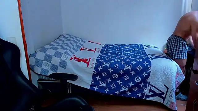 Tommy Bred online show from September 11, 2025, 5:13 pm