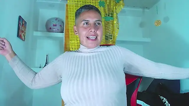 Yessi rousse online show from March 18, 2025, 8:15 pm