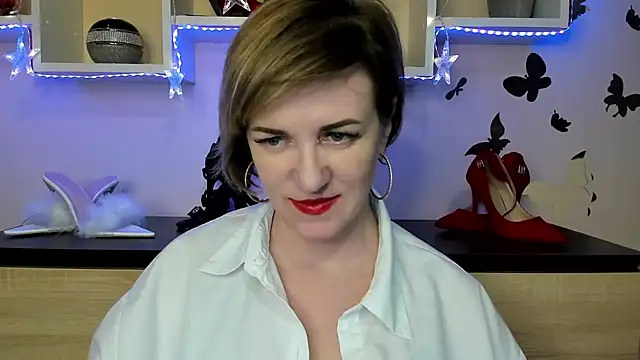 Snapshot of feliziaDesire chatting on February 3, 2025, 5:56 pm feliziaDesire online show from February 3, 2025, 5:56 pm