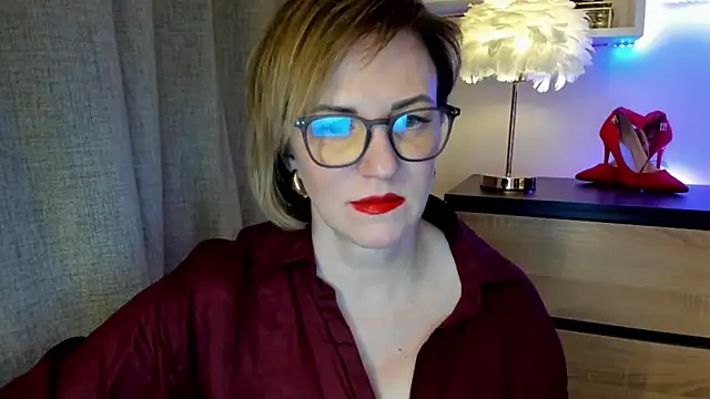 Snapshot of feliziaDesire chatting on October 21, 2025, 1:01 pm feliziaDesire online show from October 21, 2025, 1:01 pm