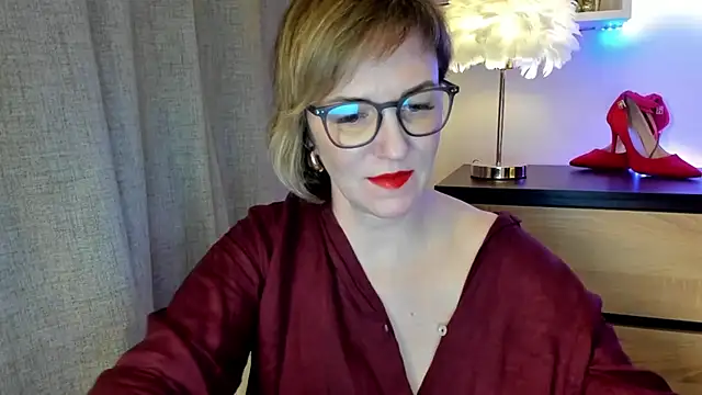 Snapshot of feliziaDesire chatting on October 22, 2025, 12:49 pm feliziaDesire online show from October 22, 2025, 12:49 pm