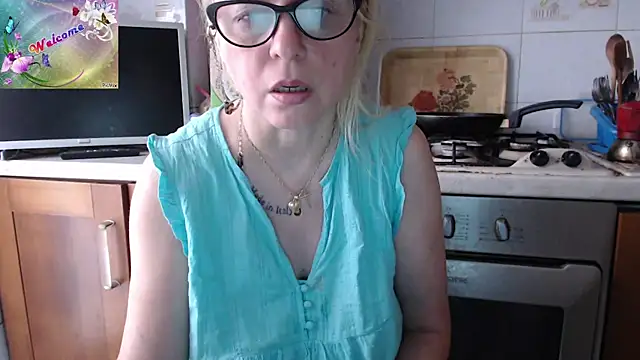 martachatte online show from September 21, 2025, 6:26 am