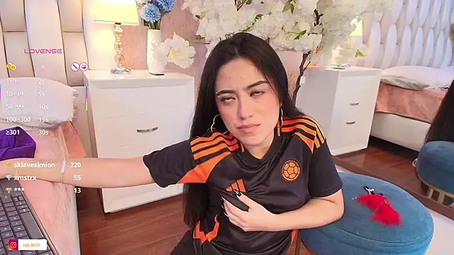 Rebeca jones online show from March 20, 2025, 4:31 pm