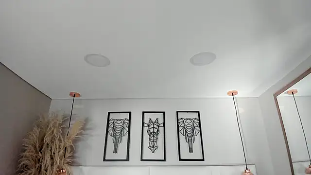 Rebeca jones online show from October 24, 2025, 12:56 pm