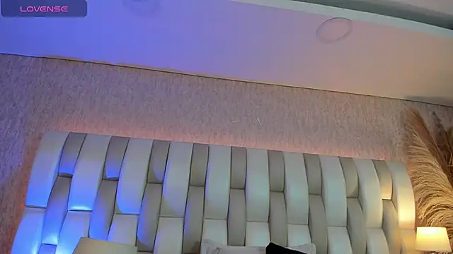 Rebeca jones online show from March 14, 2026, 12:21 pm