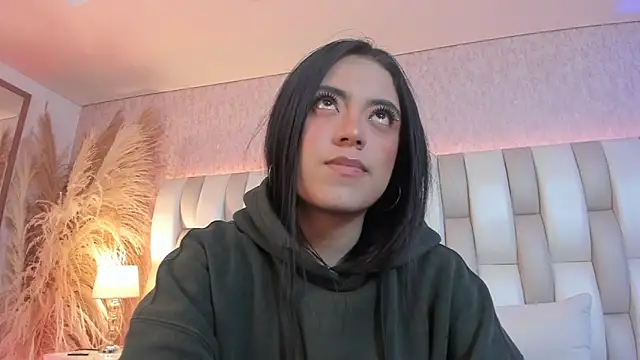 Rebeca jones online show from March 30, 2026, 12:06 pm