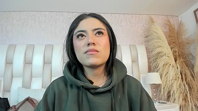 Rebeca jones online show from April 9, 2026, 12:10 pm