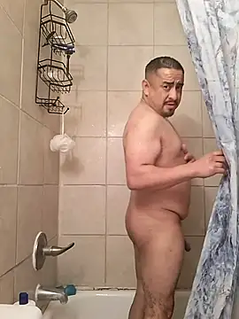 hungpenis210 online show from November 7, 2025, 9:26 pm