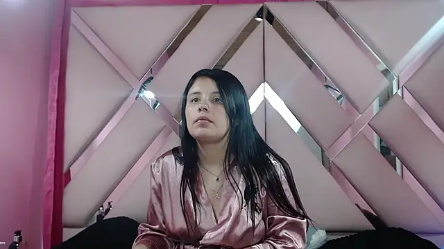 nathaly low1 online show from January 22, 2025, 6:52 am