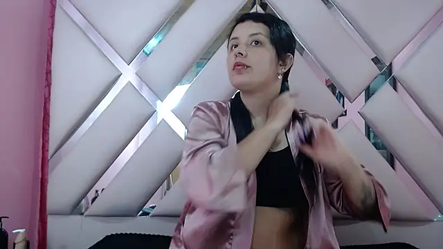 nathaly low1 online show from October 1, 2025, 3:12 am