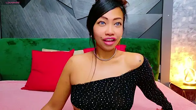 ElyaQuinn online show from October 8, 2025, 6:22 am