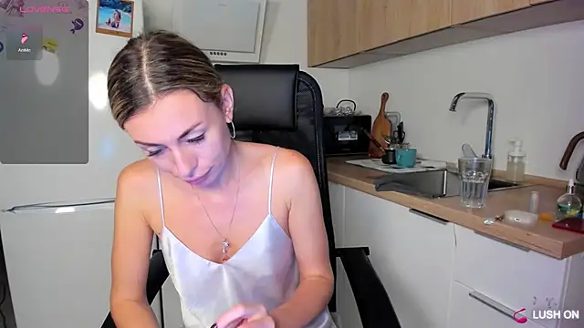 DannaEvan online show from September 27, 2025, 2:22 pm