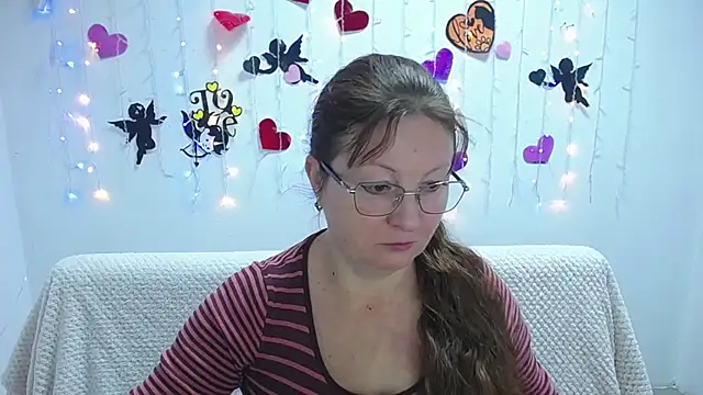 VanessaHotts online show from February 12, 2025, 6:08 am