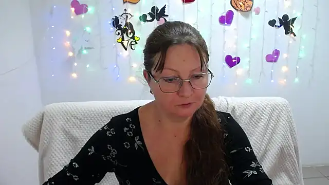 VanessaHotts online show from March 1, 2025, 12:34 pm