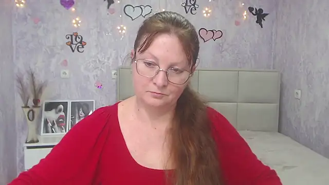 VanessaHotts online show from March 7, 2025, 4:00 pm