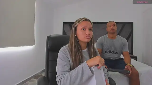 AnnieAndStefan online show from February 4, 2025, 4:08 pm