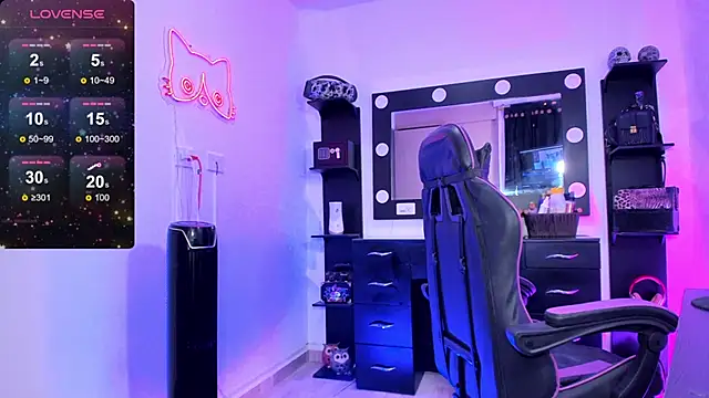 miss kitty online show from October 15, 2025, 11:27 pm