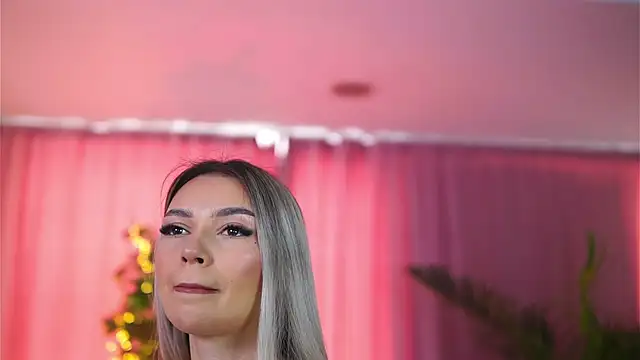 ArtTeasee online show from March 3, 2025, 9:33 am