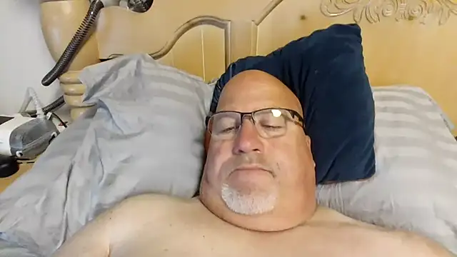 Bigbear0563 online show from May 19, 2026, 6:03 pm