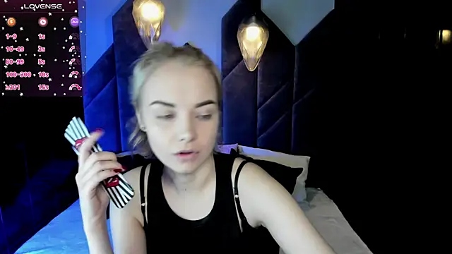 Snapshot of StephanieSweety chatting on March 2, 2025, 7:34 pm StephanieSweety online show from March 2, 2025, 7:34 pm