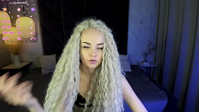 Snapshot of StephanieSweety chatting on March 17, 2025, 4:54 pm StephanieSweety online show from March 17, 2025, 4:54 pm