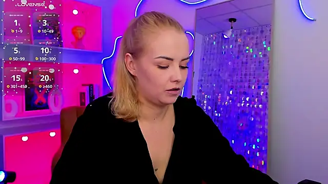StephanieSweety online show from April 26, 2026, 7:11 pm
