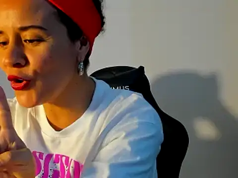 Snapshot of Sami_Hotie1 chatting on February 9, 2025, 8:34 pm Sami Hotie1 online show from February 9, 2025, 8:34 pm