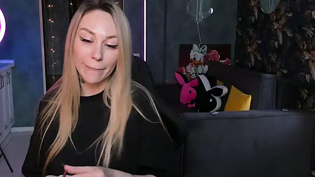 Blckmirrorr online show from September 14, 2025, 8:35 am