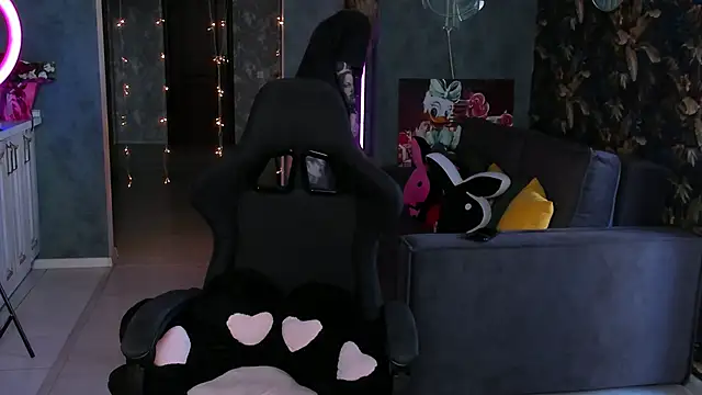 Blckmirrorr online show from September 25, 2025, 6:39 am