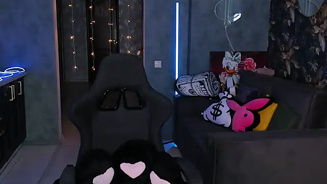 Blckmirrorr online show from March 28, 2026, 1:43 pm