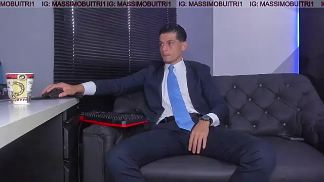 massimo g online show from November 3, 2025, 2:07 pm