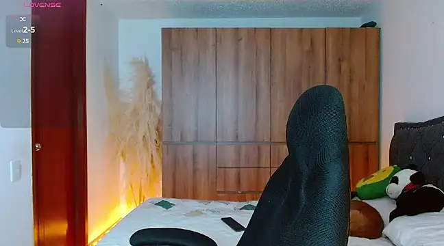 Snapshot of mathew_vidal1 chatting on December 5, 2024, 5:59 am mathew vidal1 online show from December 5, 2024, 5:59 am