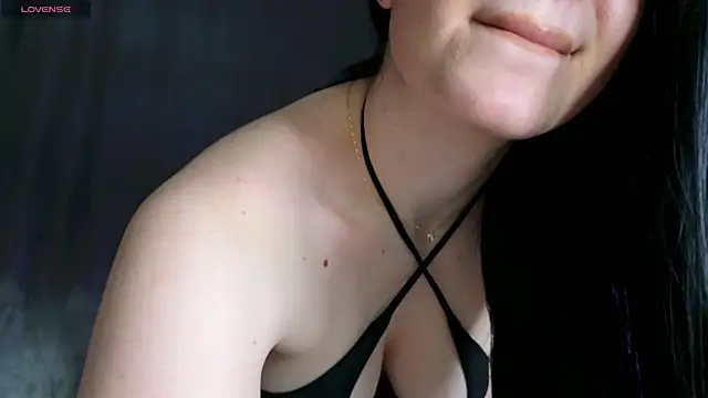 moniqque online show from February 17, 2025, 11:44 am