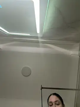 moniqque online show from February 19, 2026, 7:43 pm