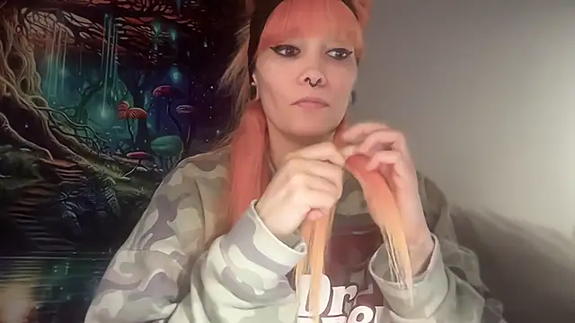 Snapshot of FRRANNKIE chatting on February 1, 2026, 12:59 pm FRRANNKIE online show from February 1, 2026, 12:59 pm