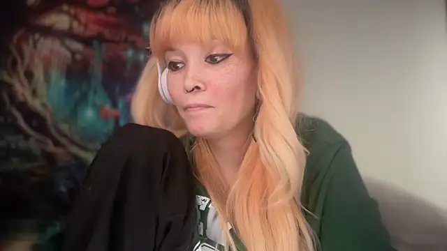 Snapshot of FRRANNKIE chatting on March 2, 2026, 5:08 am FRRANNKIE online show from March 2, 2026, 5:08 am