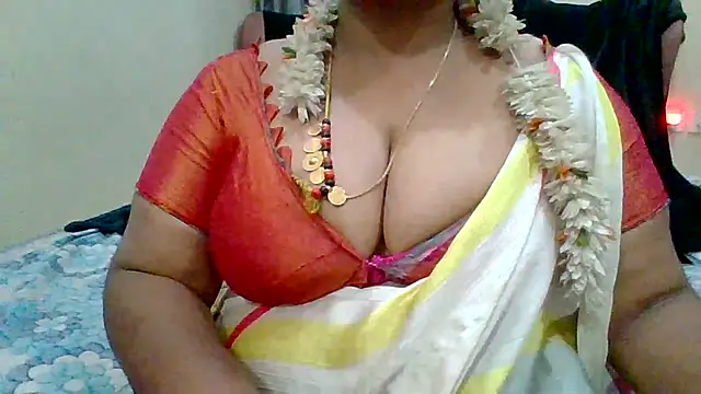 Snapshot of archanatelugu9 chatting on January 20, 2025, 4:45 pm archanatelugu9 online show from January 20, 2025, 4:45 pm