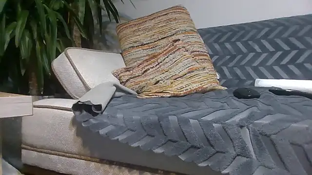 reslerkek31 online show from February 18, 2026, 10:17 pm