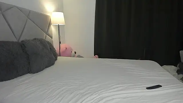 BlueEyesLexy online show from May 18, 2026, 5:46 am