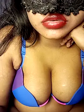 Hotlisa online show from December 16, 2025, 5:40 pm