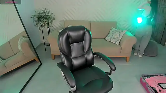 MileyCruz  online show from February 19, 2026, 9:55 pm