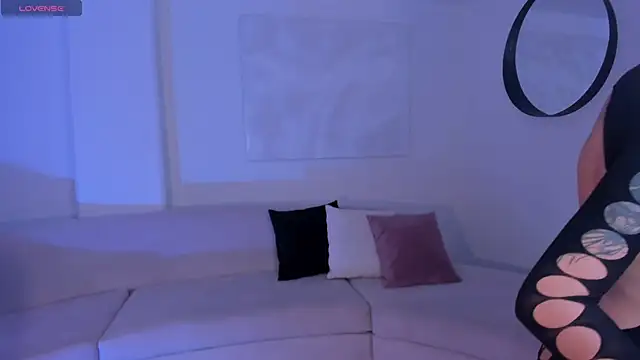 DannaCruz online show from September 13, 2025, 7:24 pm