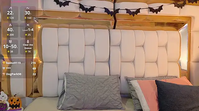 valkiria moore online show from October 27, 2025, 8:13 pm