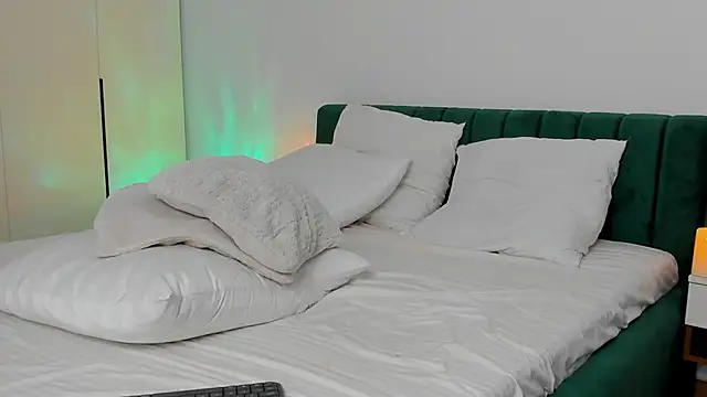 june desire online show from March 14, 2026, 2:33 pm